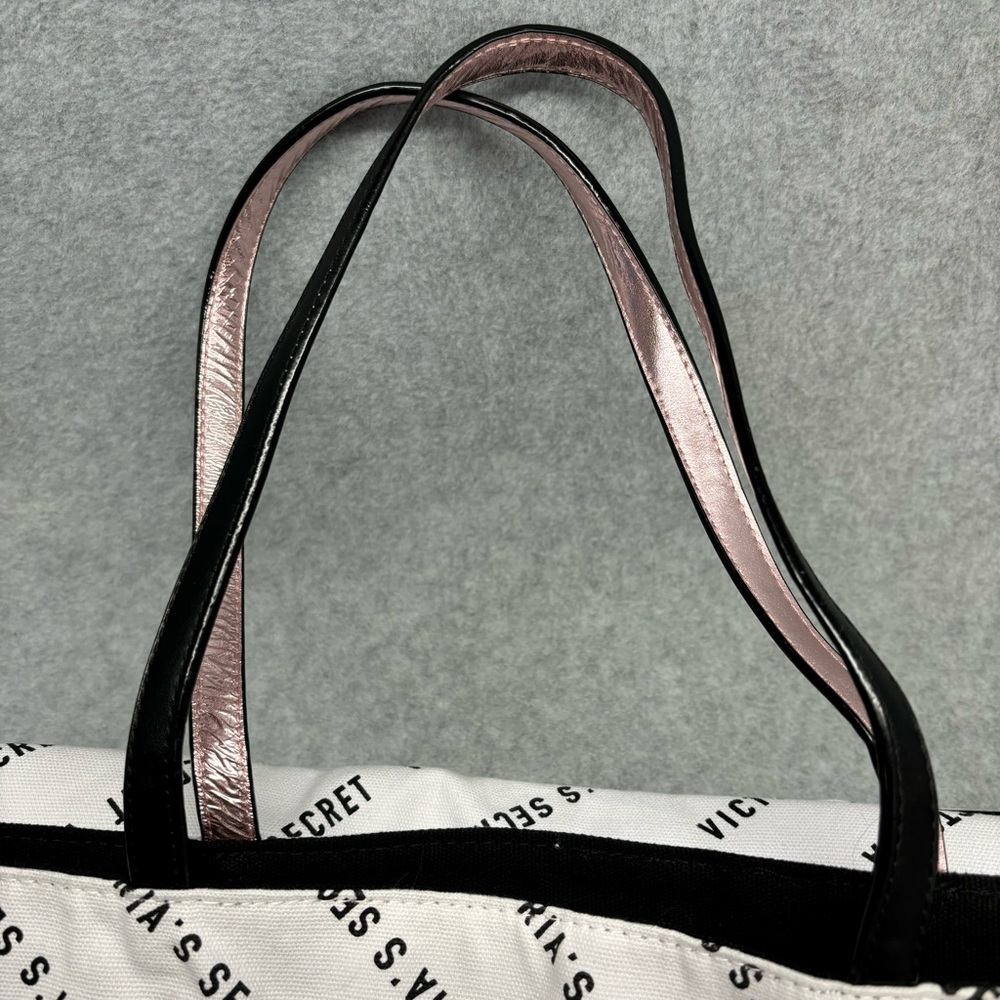 Victoria's Secret‎ Logo Tote Bag White with Pink Hearts NWOT - Picture 3 of 8